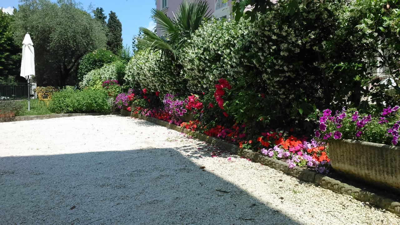 Appartamento Villa Margherita Desenzano del Garda Exterior foto
